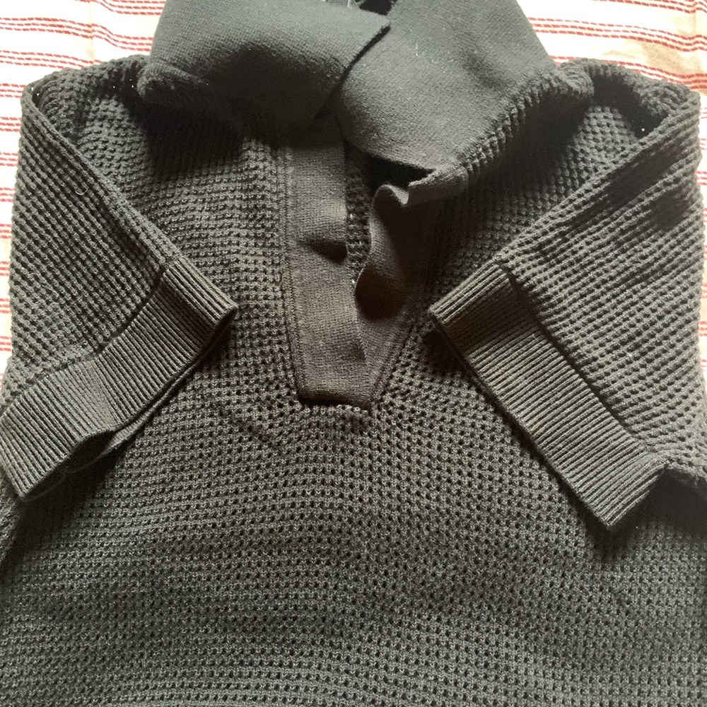 Calvin Klein Black Textured Knit Top small fits light